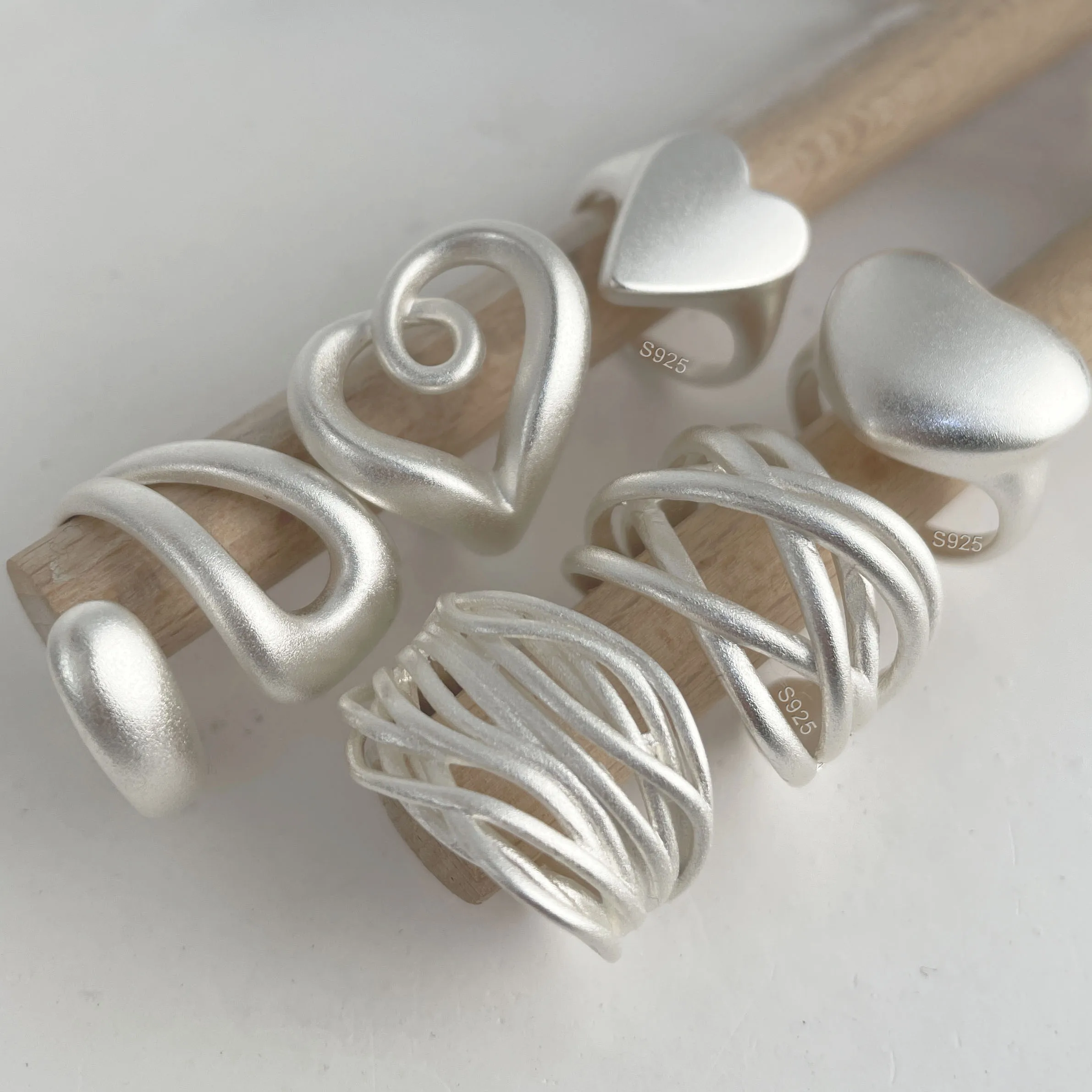 

BF CLUB 925 Sterling Rings for Women Fashion Geometric Handmade Irregular Gold Heart Interlines Ring Party Birthday Gift