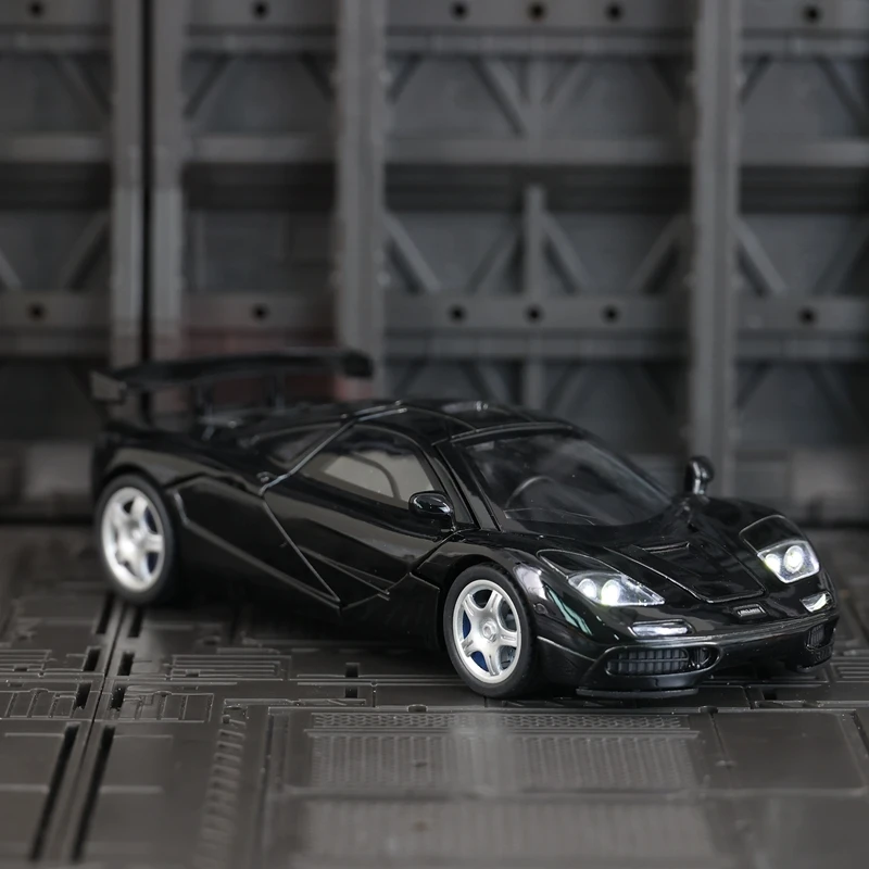 1:32 McLaren F1 liga supercar modelo carro ornamentos portas podem abrir brinquedos pull-back acústico-ópticos das crianças
