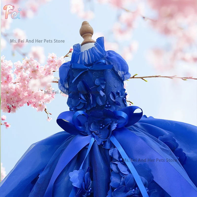 ملابس رائعة للكلاب الأليفة مطرزة فستان زفاف للكلاب مصنوع يدويًا بفيونكة من التول تنورة ملابس للكلاب الصغيرة مناسبة خاصة معطف