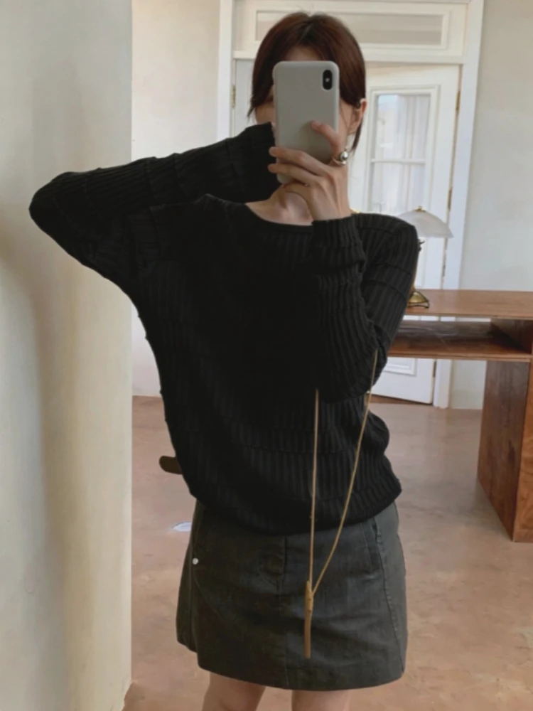 French Vintage Minimalist Relaxed Vibe Knitted Sweater Women Long Sleeve Korean Elegant Daily Commuter Office Lady Fashion Tops