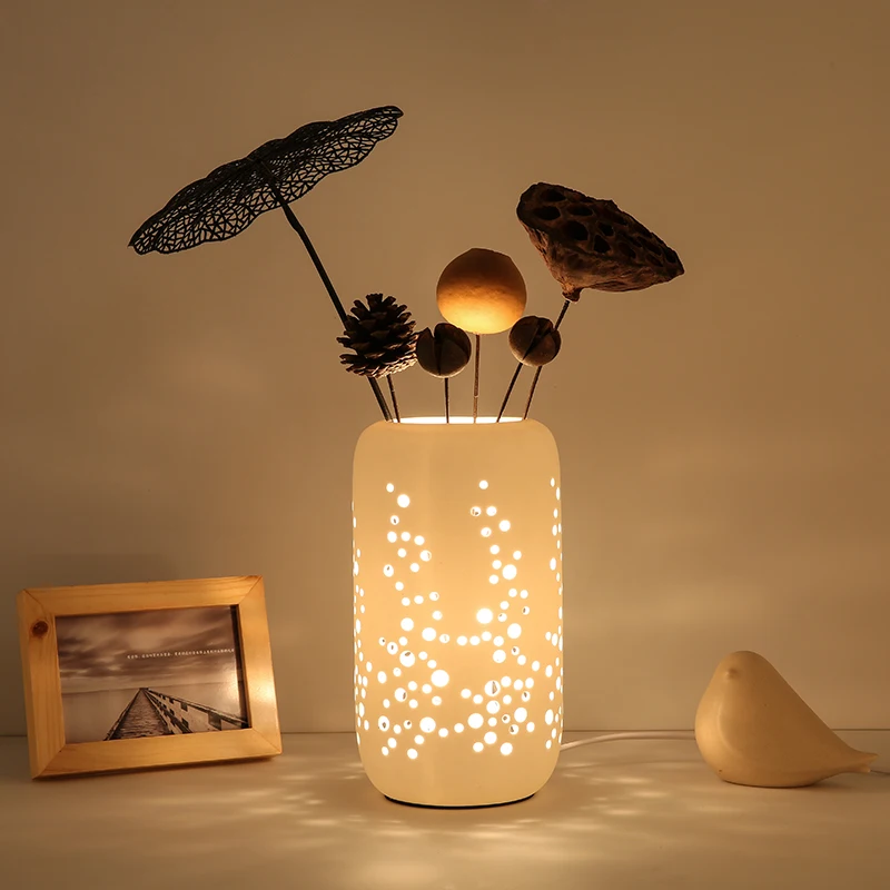 

Creative table lamp: ceramic decoration, flower arrangement, eye protection, warm and romantic bedroom, bedside girl marriage