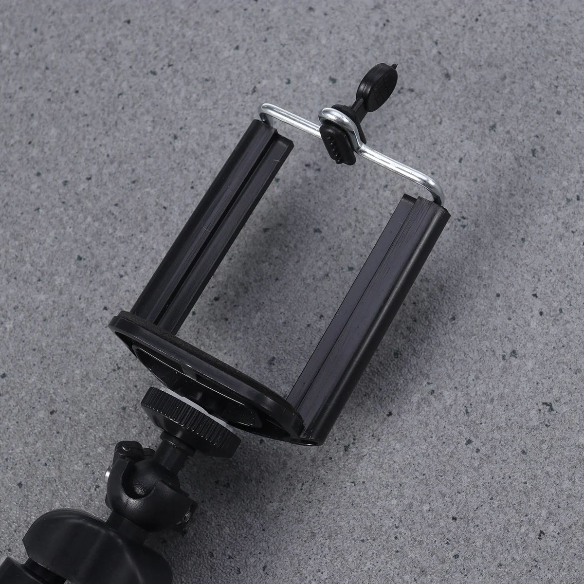 

Universal Phone Tripod Stand 360 Degree Rotation Big Mouth Clip Anti-Slip Pad Extendable Selfie Stick for Smartphone Digital