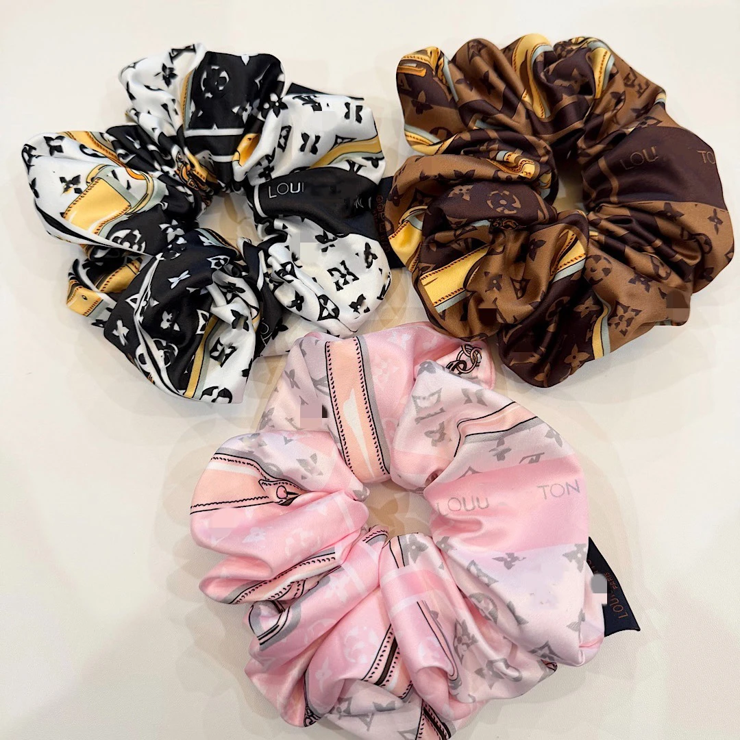 

L. 2026 V. Sexy Luxury Woman Fashion Hair Accessories and Headwear Tie Clip Birthday Gift