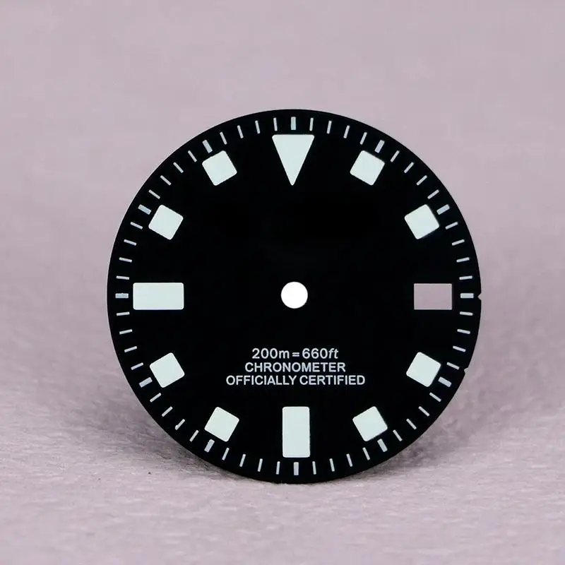 

The new 28.5mm watch dial is literally blue and luminous, suitable for the NH35 movement.