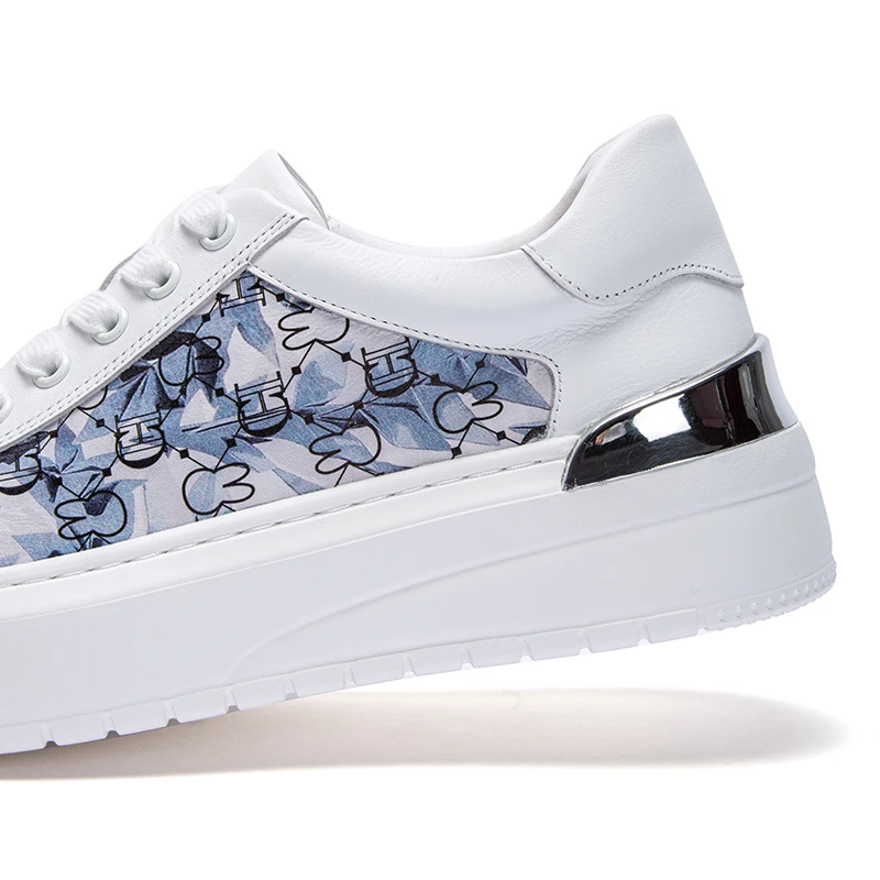 Unique Print Design for Women's Leather Sports Shoes, Casual and Fashionable, Versatile and Exquisite Workmanship