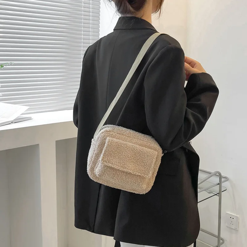 2022ใหม่ผ้ากำมะหยี่ผู้หญิงไหล่ Crossbody กระเป๋าแฟชั่นขนาดเล็ก Lambs ขนสัตว์ขนสัตว์ฤดูหนาวหญิงกระเป๋าถือกระเป๋าถือ