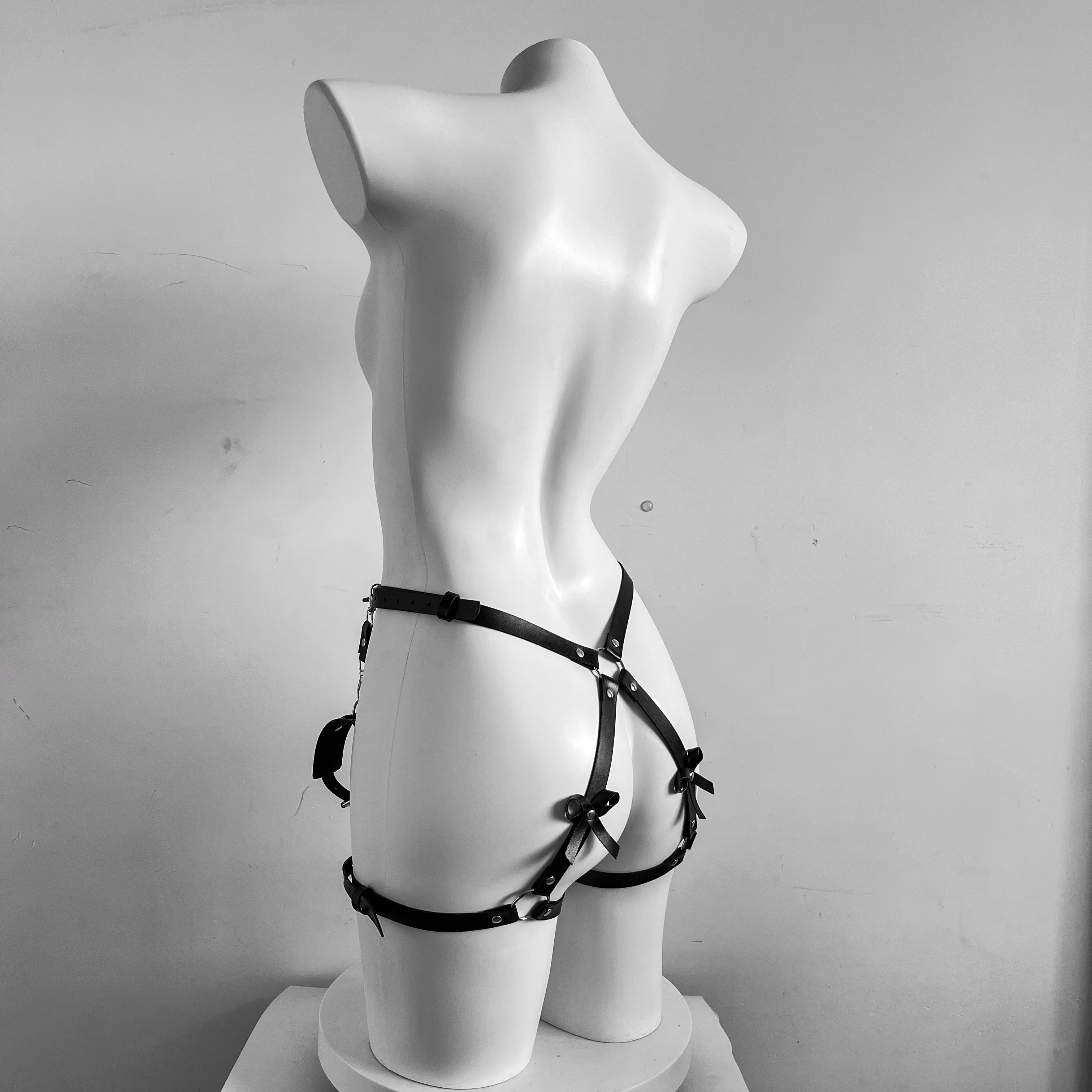 Sexy Women Underwear Bondage BDSM Toy Leather Harness Erotic Lingerie Leg harness Sex Toys for Couples Strip Club Party