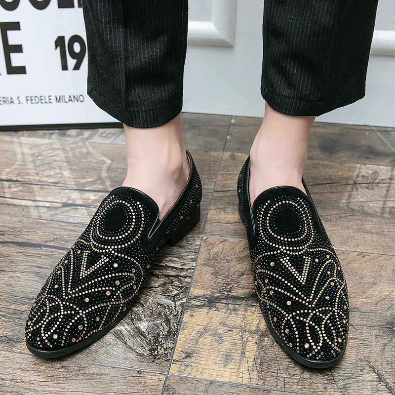 Spring and Autumn New Loafers Shoes Men Pointed Suede Fashion Comfortable Casual Shoes Trendy Gentleman Leather Shoes