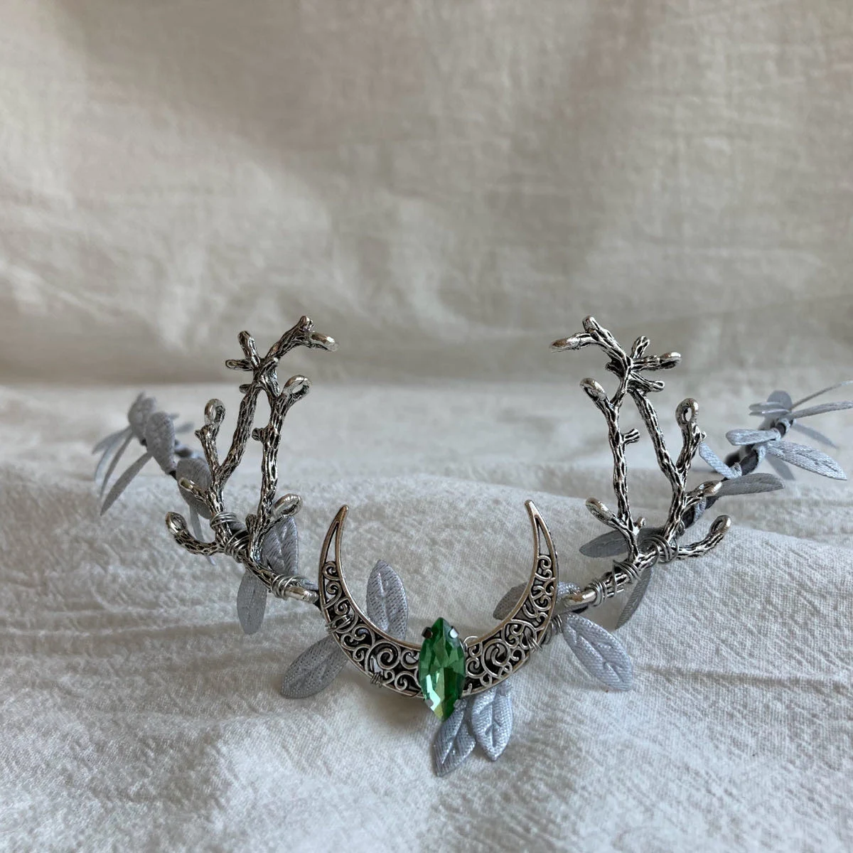 NATSORA Moon Woodland Stirnband Tiara mit Zweigen, Feenkrone, Elfenkrone für Braut, Hochzeit, Feen-Schmetterlingskostüm – Detail 5