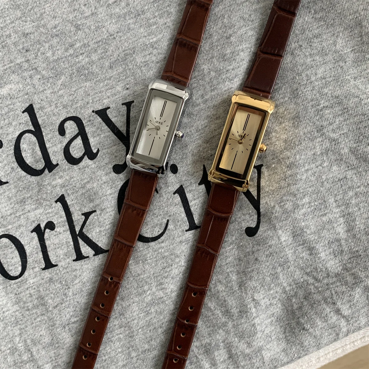 New Vintage-Style Minimalist Rectangular Leather Strap Watch For Students, A High-End And Exquisite Women'S Wristwatch.