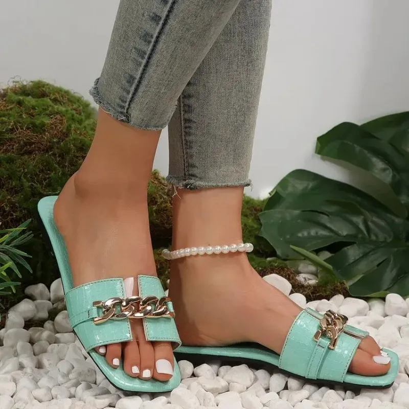 Fashion Sexy Chain Lock Solid Color Plus Size 2024 Summer New Style Roman Style Flat Outdoor Female Slippers Women Sandals