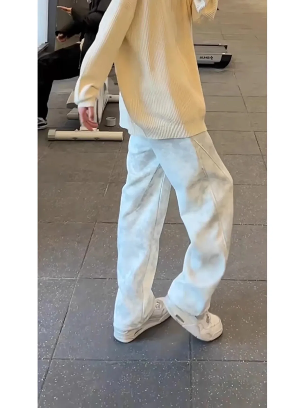 メンズフリース裏地付きワイドレッグカジュアルパンツ秋冬ハイストリートスタイル快適スポーティストレートカットパンツ