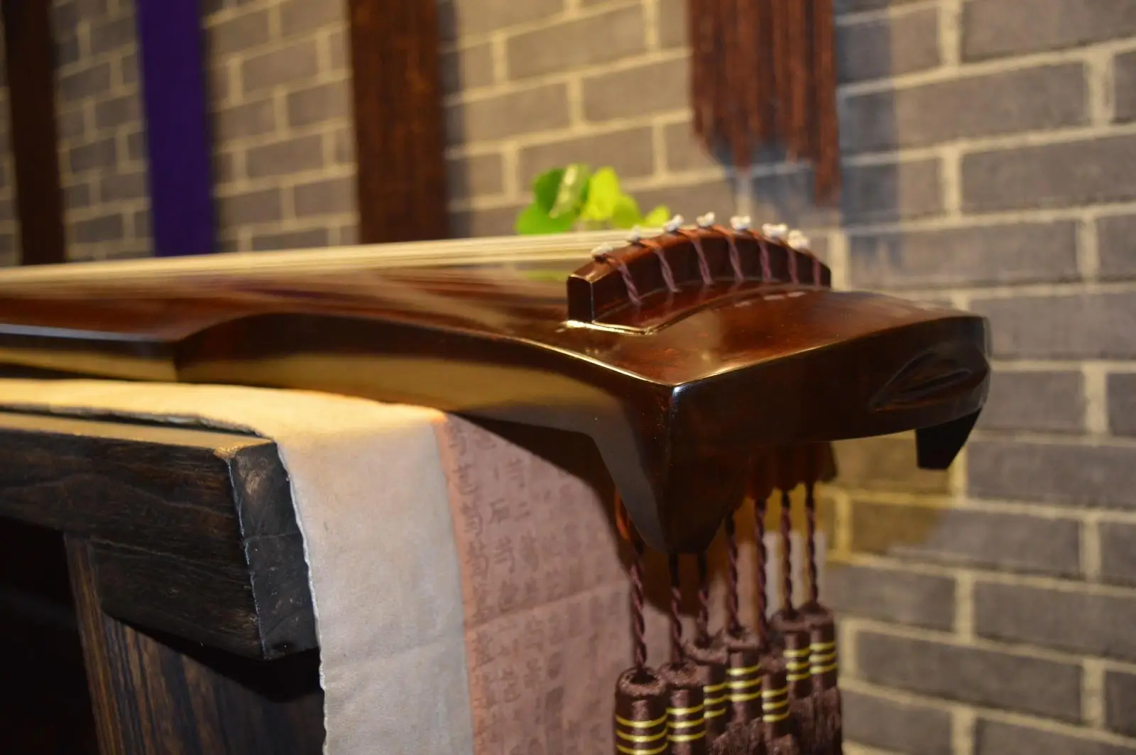 Fuxi-style paulownia guqin beginner adult entry trainee lacquer playing piano Zhongni-style seven-string handmade piano