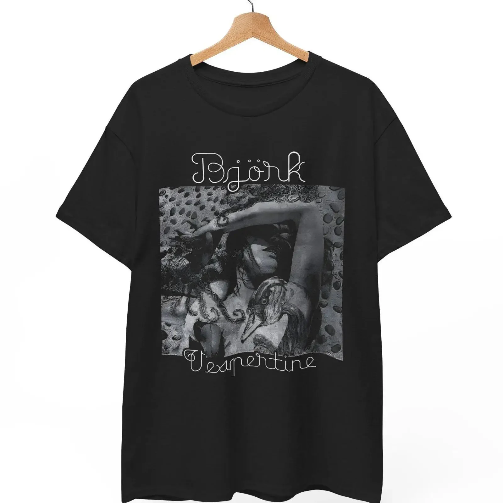 bjork swan dress shirt Great Outfits in Fashion History: Bjrk's Swan Dress