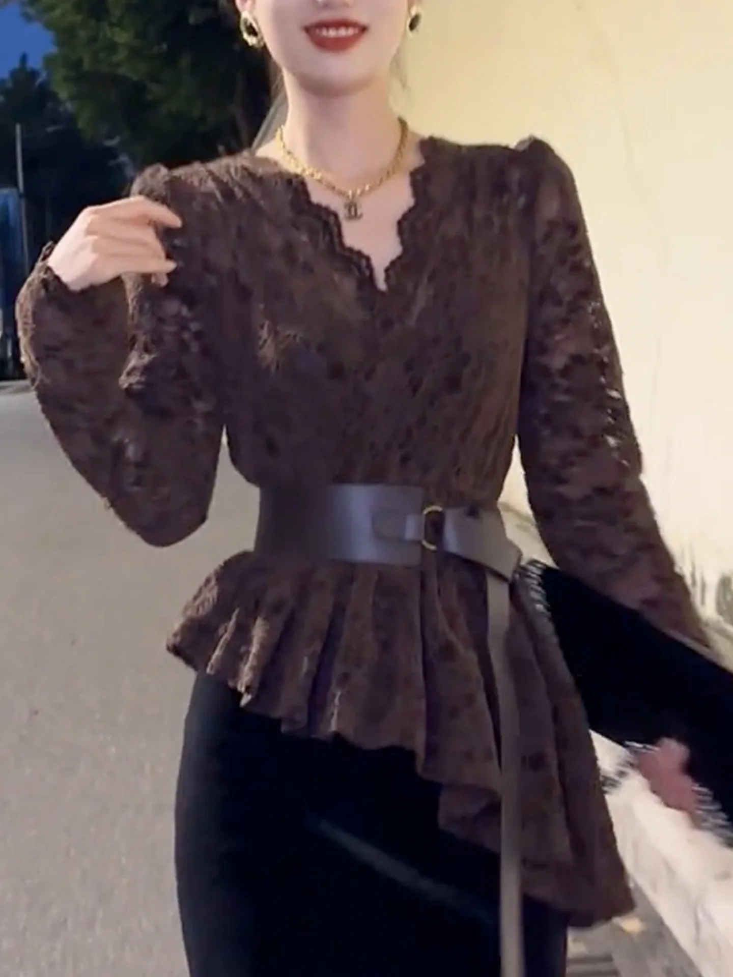 Casual Dissymmetry Purple Lace Base Shirt Women New Spring V-neck Belt Sheer Casual Fleece-lined Thickened Blouse Beige White