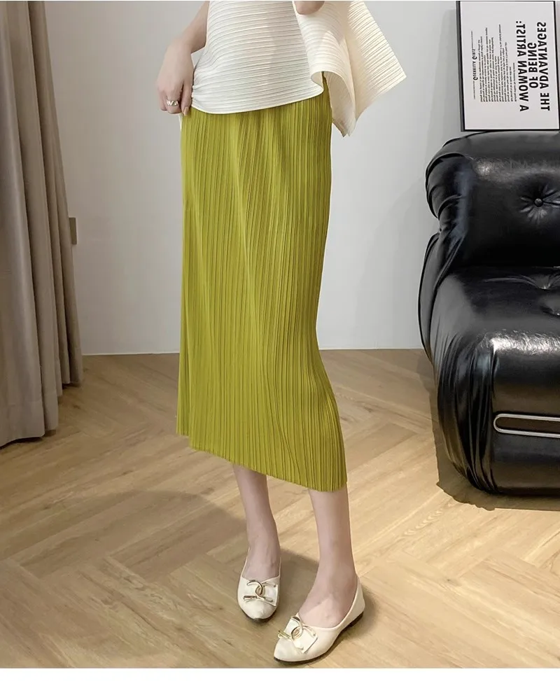 Miyake Style Pleated Skirt 2024 New Green Pleated Skirt Women's Slit Elastic Small High Waist Slim Skirt