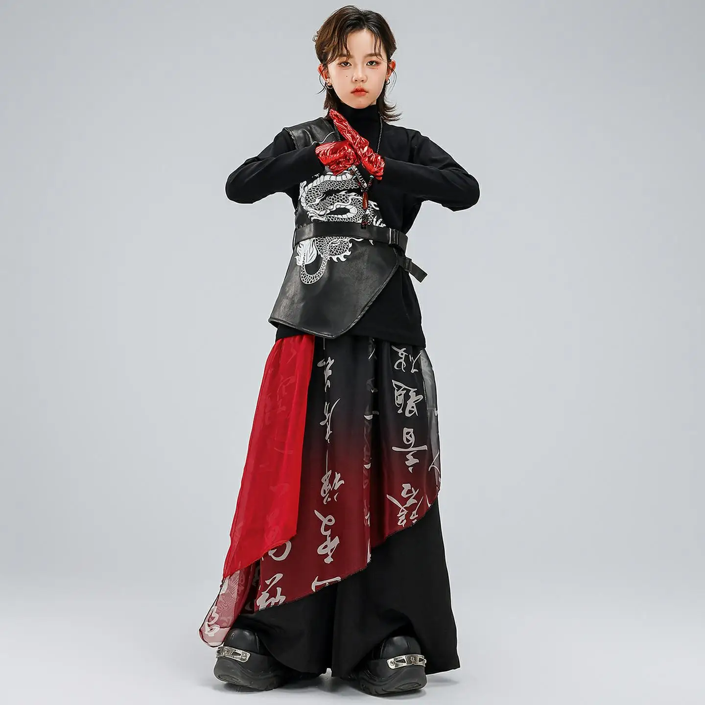 

Детская китайская одежда в стиле хип-хоп, жилет на одно плечо с черным драконом, повседневные красные сетчатые широкие брюки для девочек и мальчиков, танцевальные костюмы, одежда