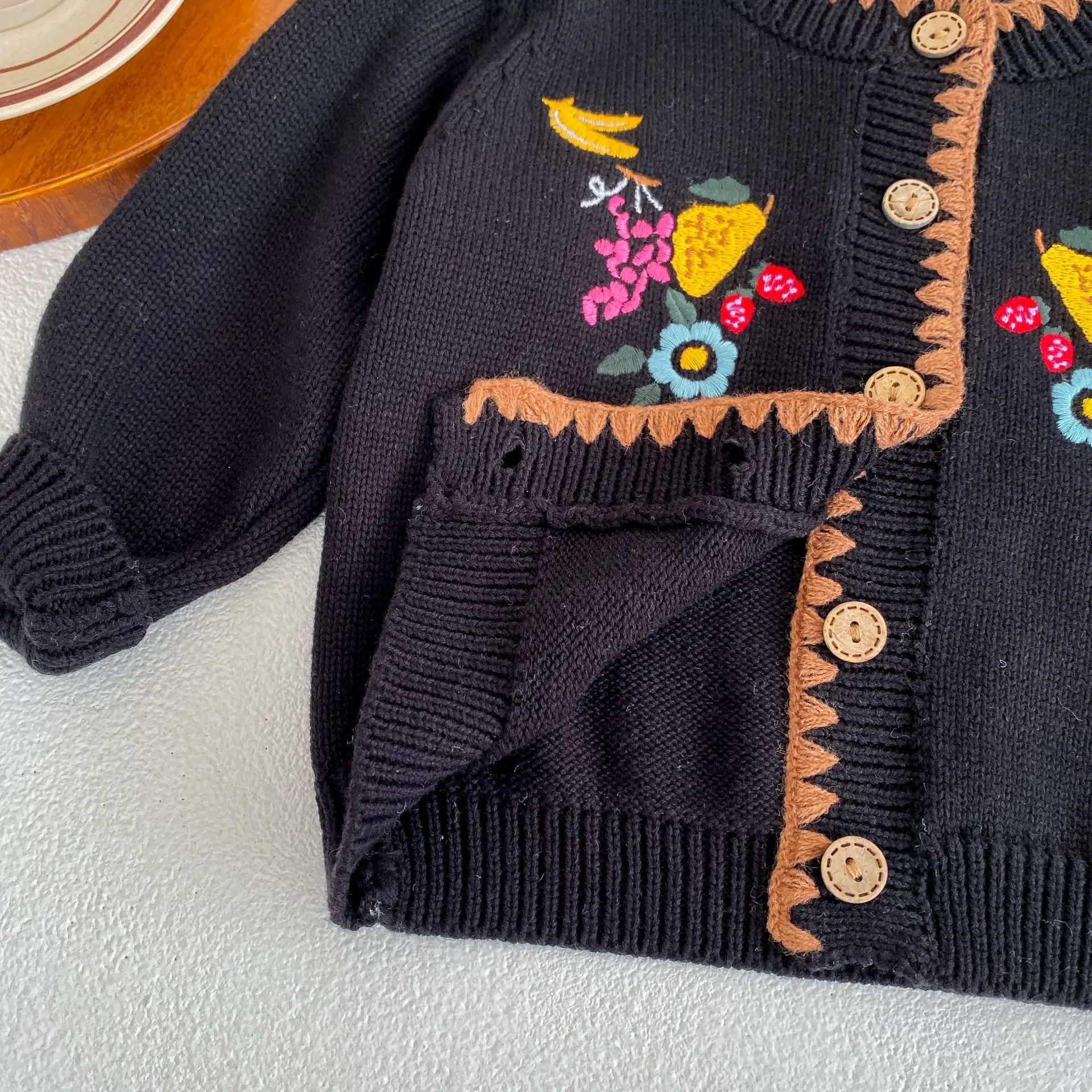 spring and autumn  new baby cardigan Baby Flower embroidered coats cotton yarn knitted coat