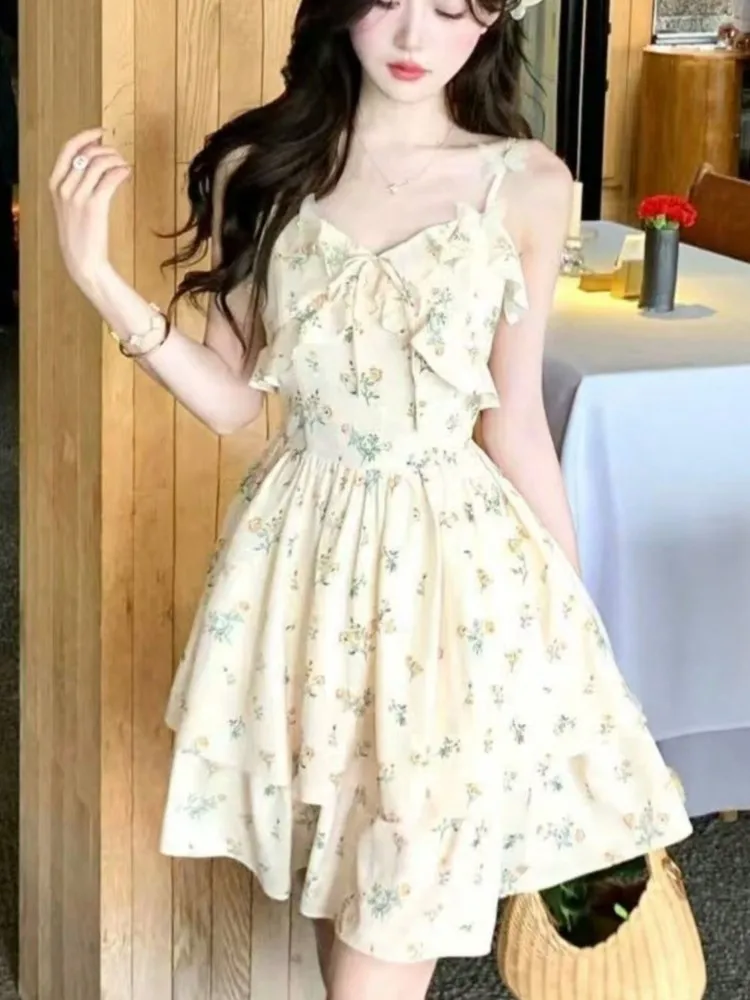 

Sweet Yellow Floral Print Butterfly Summer Suspender Dresses New French Gentle Style Mini Dress Holiday Beach Festival Outfits