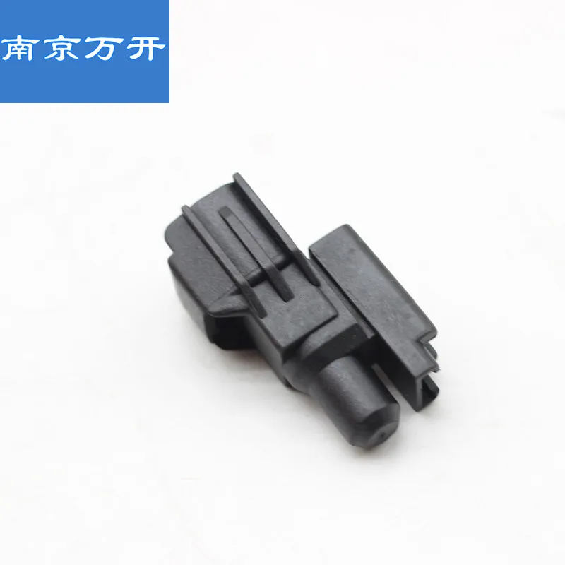 

1pc for MAXUS V80V90G10G20T60G90EV30 Environmental temperature sensor