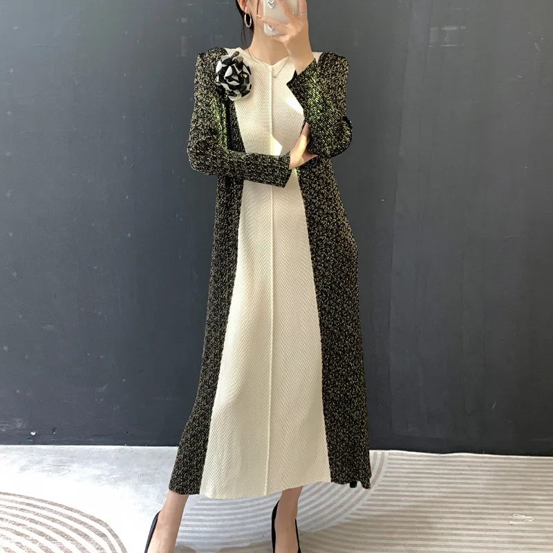 

Металлическое плиссированное платье макси с круглым вырезом и длинными рукавами, с брошью, эластичное, в стиле рубашки, роскошное, элегантное, модное, для вечерних мероприятий 2026