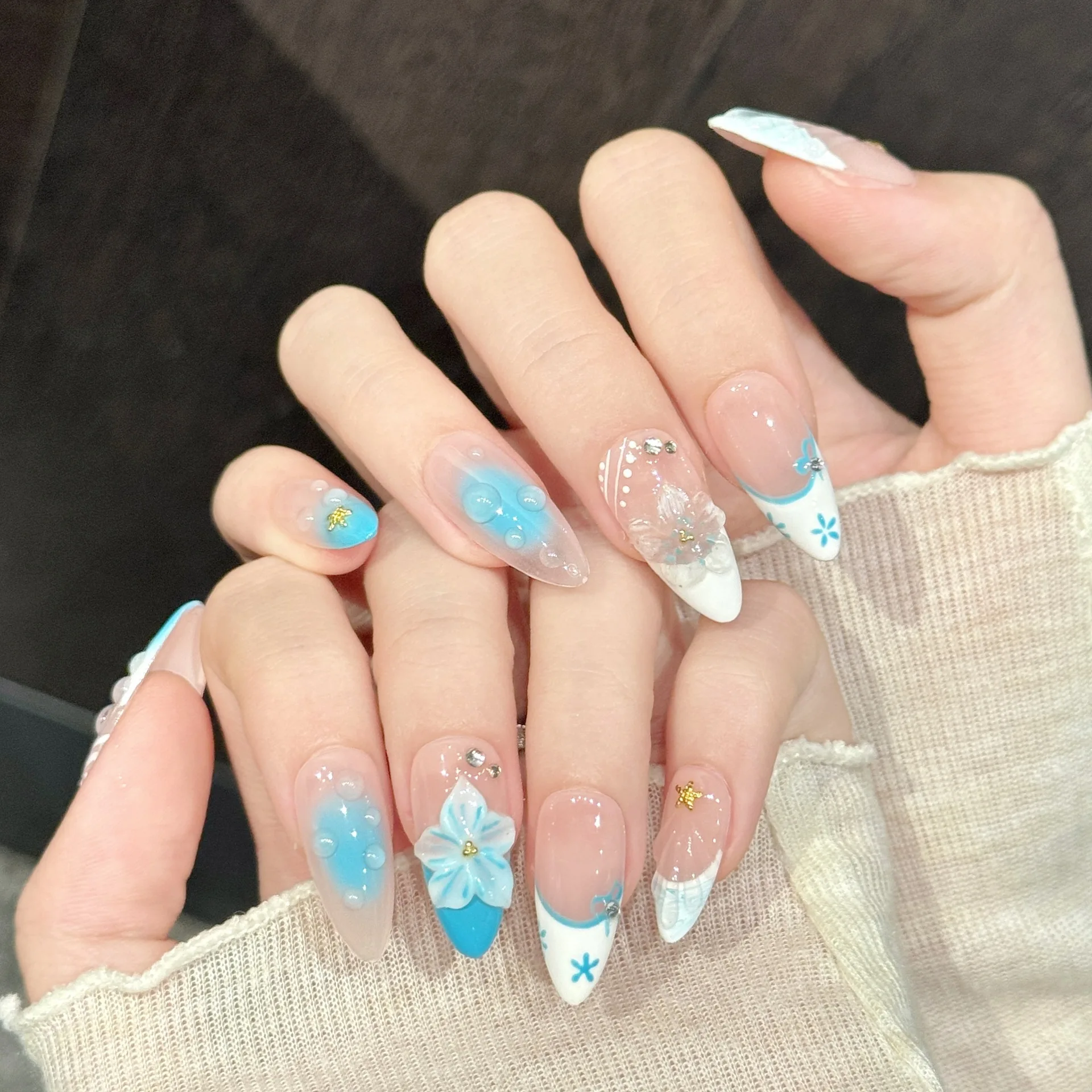 

10pcs Light-blue French Style Press On Nails Hand-carved Smudging 3D Flower Decor False Nails Summer Beach Almond Fake Nail
