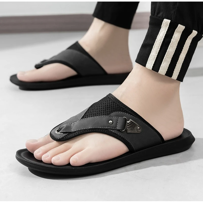 

Men's Slippers High Quality Leather Sandals 2026 Summer New Men's Flip Flops Outdoor Casual Beach Slippers