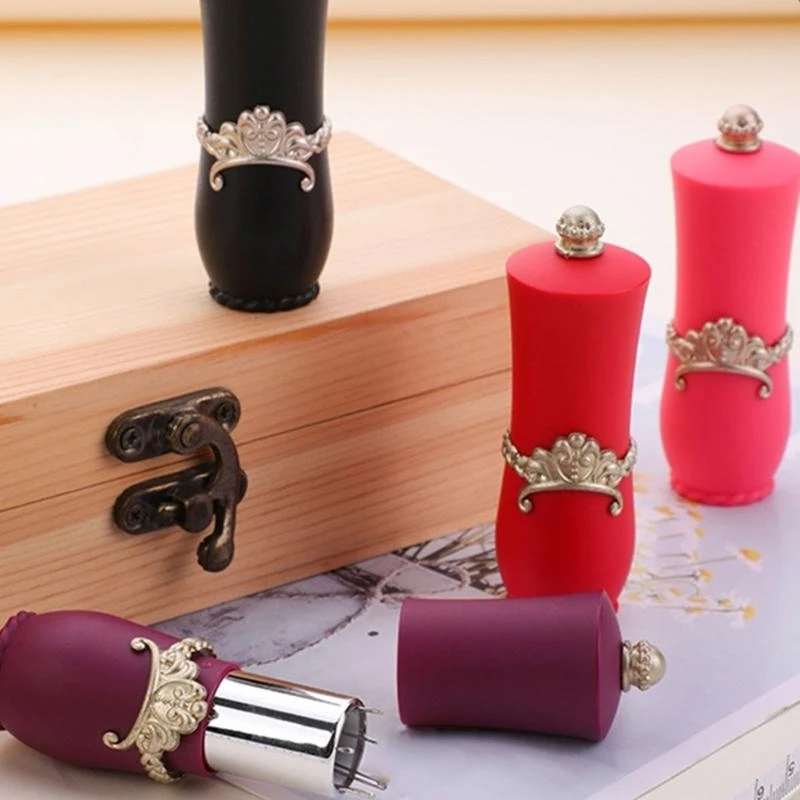 

Lipstick Pin Cushion Quilting Pin Storage Box Sewing Pin Holder for Sewing