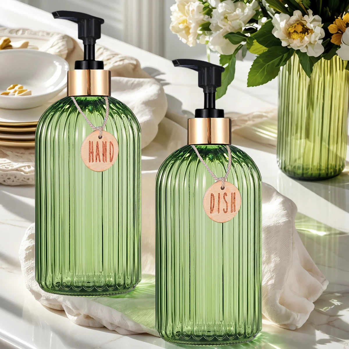 Dispensador de sabão de cozinha verde, ideal para nova casa, garrafas de sabonete de plástico para mãos e pratos com etiqueta de madeira, itens essenciais de cozinha