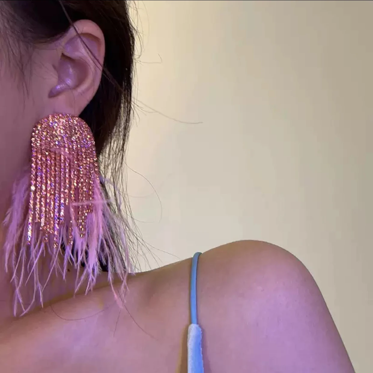 [Charm] European and American luxurious and high-end sparkle diamond and feather earring, elegant style, evening party, tassel