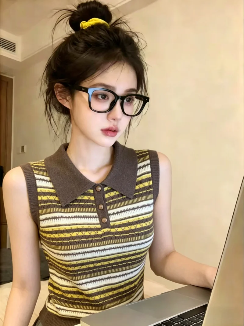 

Korean Style Neck Knitted Vest Women's Summer New Unique Stripe Pattern Self-Keeping Top Slim Fit Comfortable Silk Material
