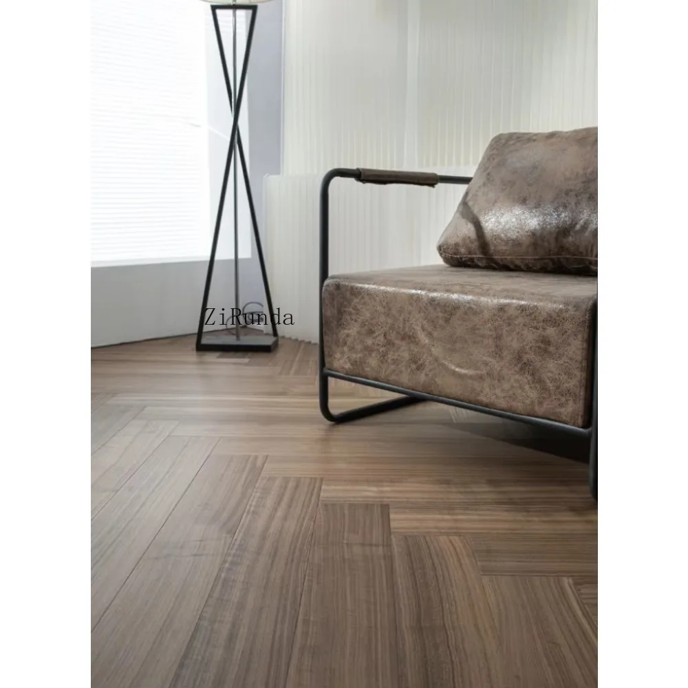 نسخة مخصصة من خشب الجوز والأرضيات الصلبة المتعرجة