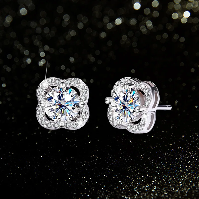 

S925 Silver Platinum-Plated 1CT Per Ear D Color Lucky Four Leaf Clover Moissanite Women's Stud Earrings Fine Jewelry