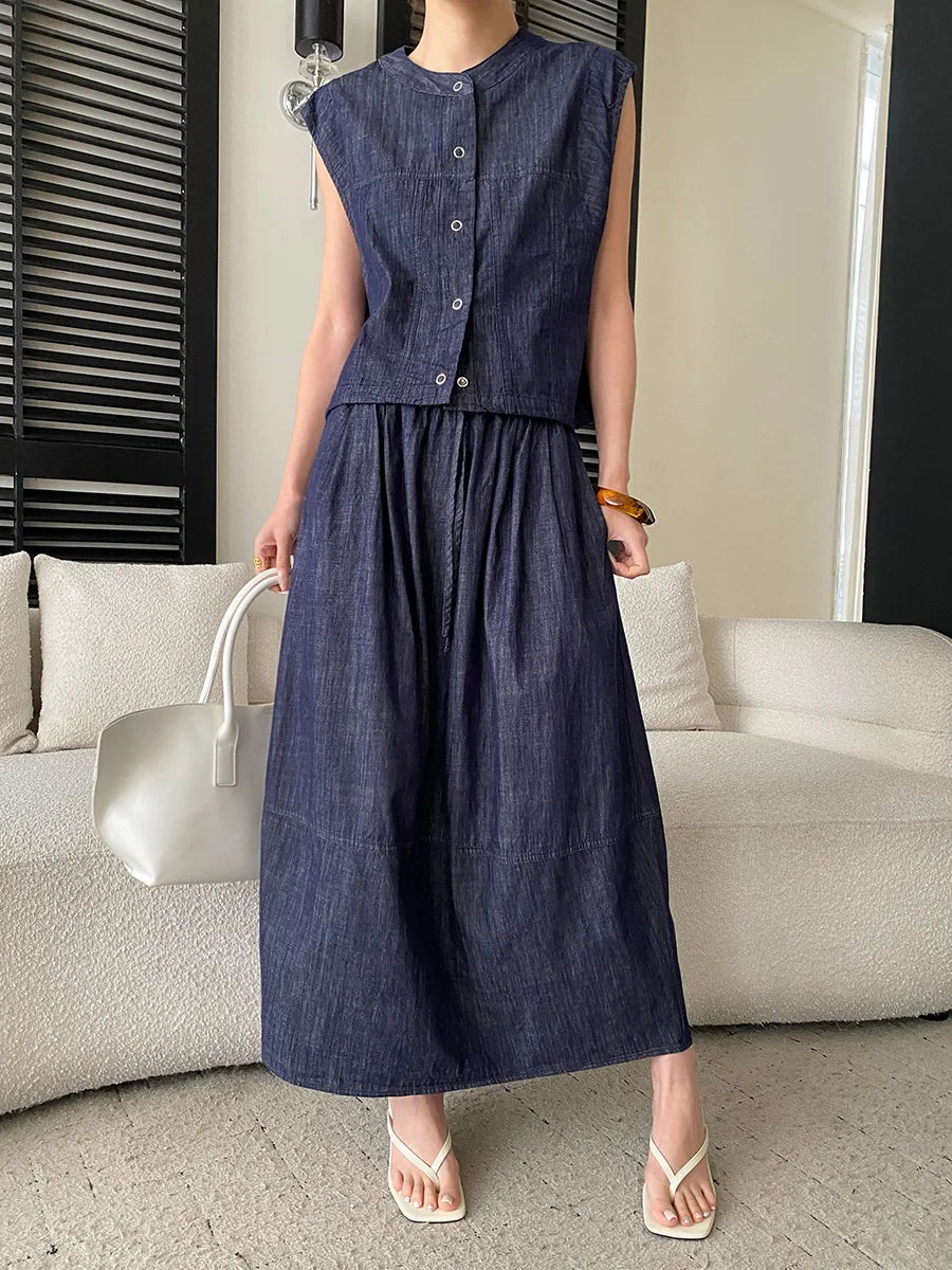 Frühlings- und Sommer-Damen-Set aus einfarbiger, retro-inspirierter, vielseitiger, ärmelloser Jeansweste mit Rundhalsausschnitt und Rock. – Detail 10