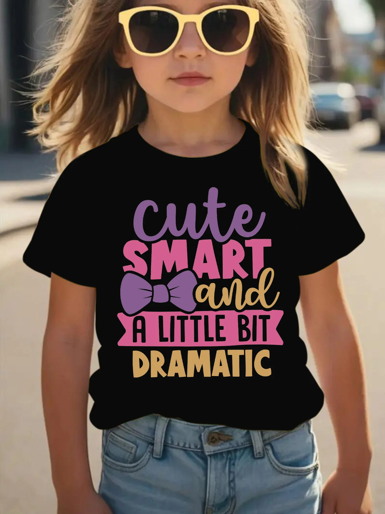 Modisches Mädchen-T-Shirt aus reiner Baumwolle mit Rundhalsausschnitt und kurzen Ärmeln, niedliches, schickes und ein wenig dramatisches T-Shirt mit Buchstabenaufdruck, lässiges, vielseitiges Oberteil