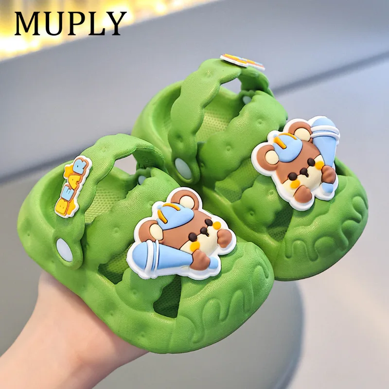 เด็กรองเท้าแตะขี้เล่นการ์ตูนเด็ก Clog รองเท้าหลุมสําหรับฤดูร้อนหญิงและชาย Soft-Soled รองเท้าแตะในร่มลื่นใหม่