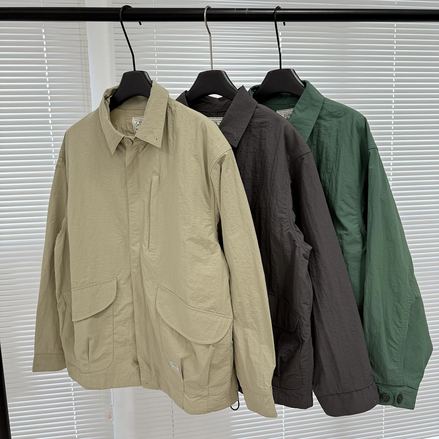 

Повседневная нейлоновая рабочая одежда American Sle с морщинами Jaet irt, свободная посадка, верхняя одежда цвета Faion, топ для молодежи