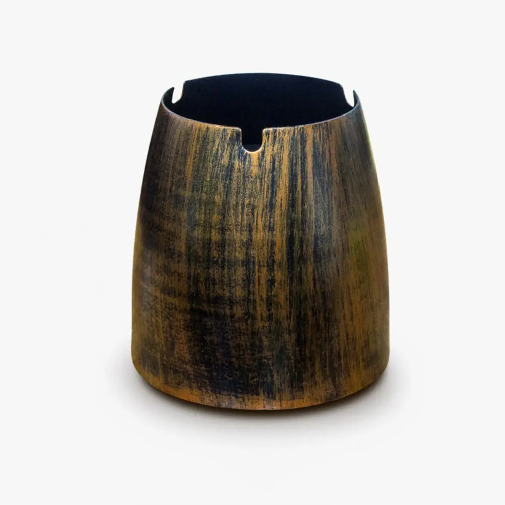 

1pc Retro Metal Ashtray Creative Decorative Desktop Smoke Container Compact Cigarette Holder For Home Office Simple Chic Style
