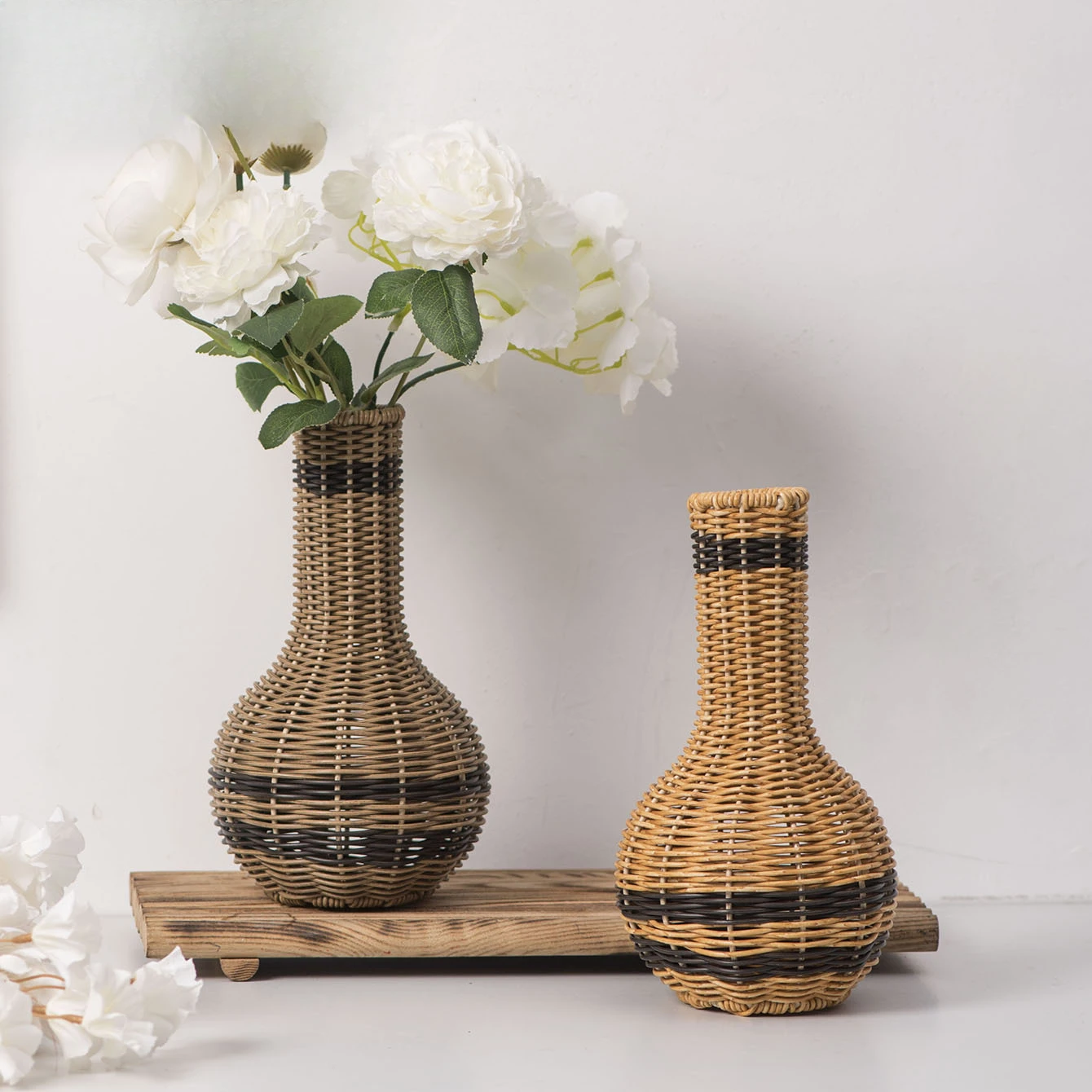 

Handmade Woven Vase Retro Imitation Rattan Flower Vase Decor Flower Basket Bouquet Holder Wedding Home Office Table Decorative