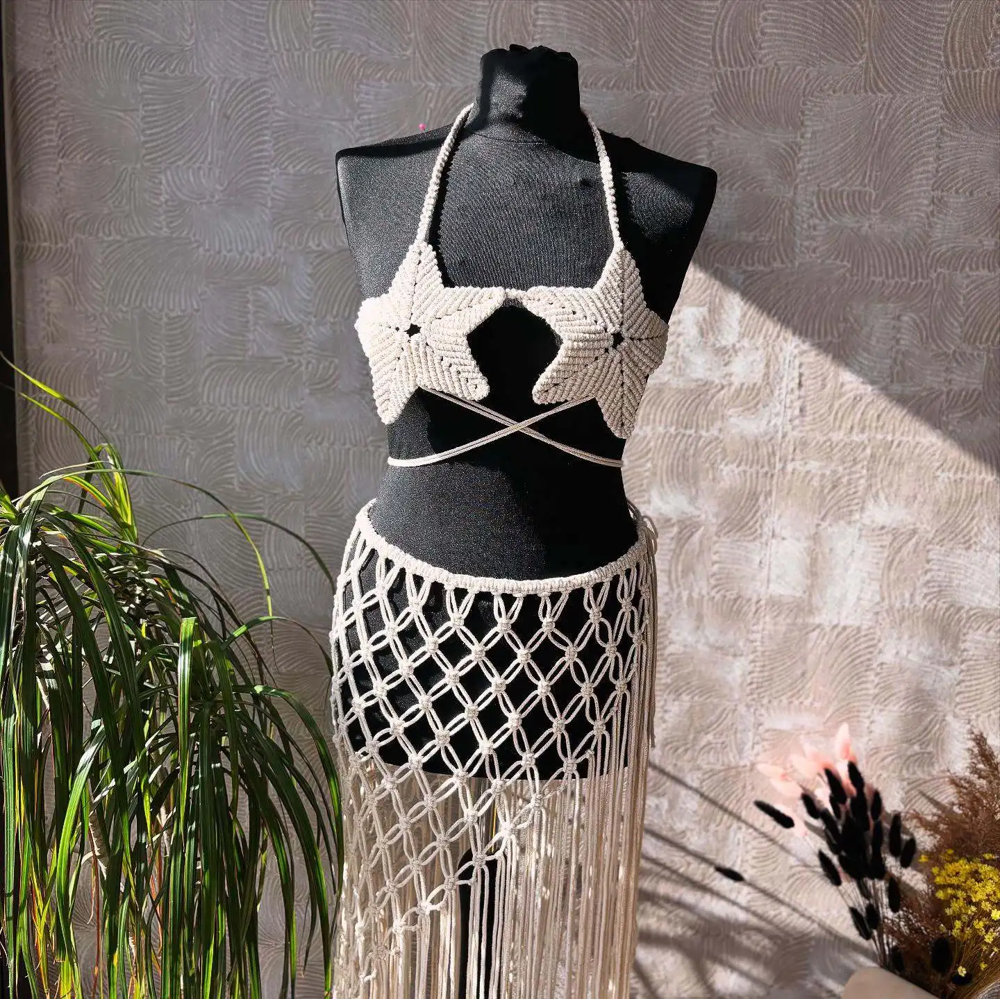 Conjunto de Bikini bohemio de ganchillo para mujer, conjunto de 2 piezas, moda de verano 2021, sujetador con corsé de concha, Top corto, falda larga con borlas, ropa de playa para vacaciones