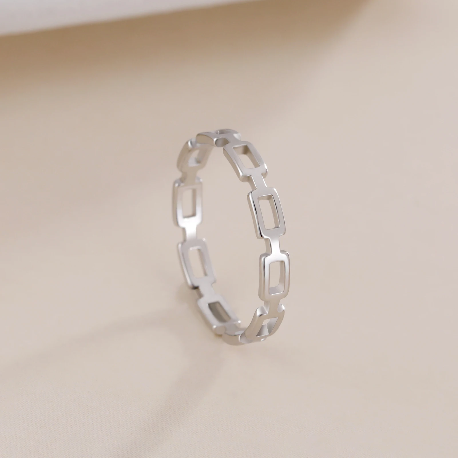 Lucktune Chain Link Shape Ring Stainless Steel Minimalist Stackable Ring for Women Fashion Kpop Jewelry Wedding Gift Wholesale