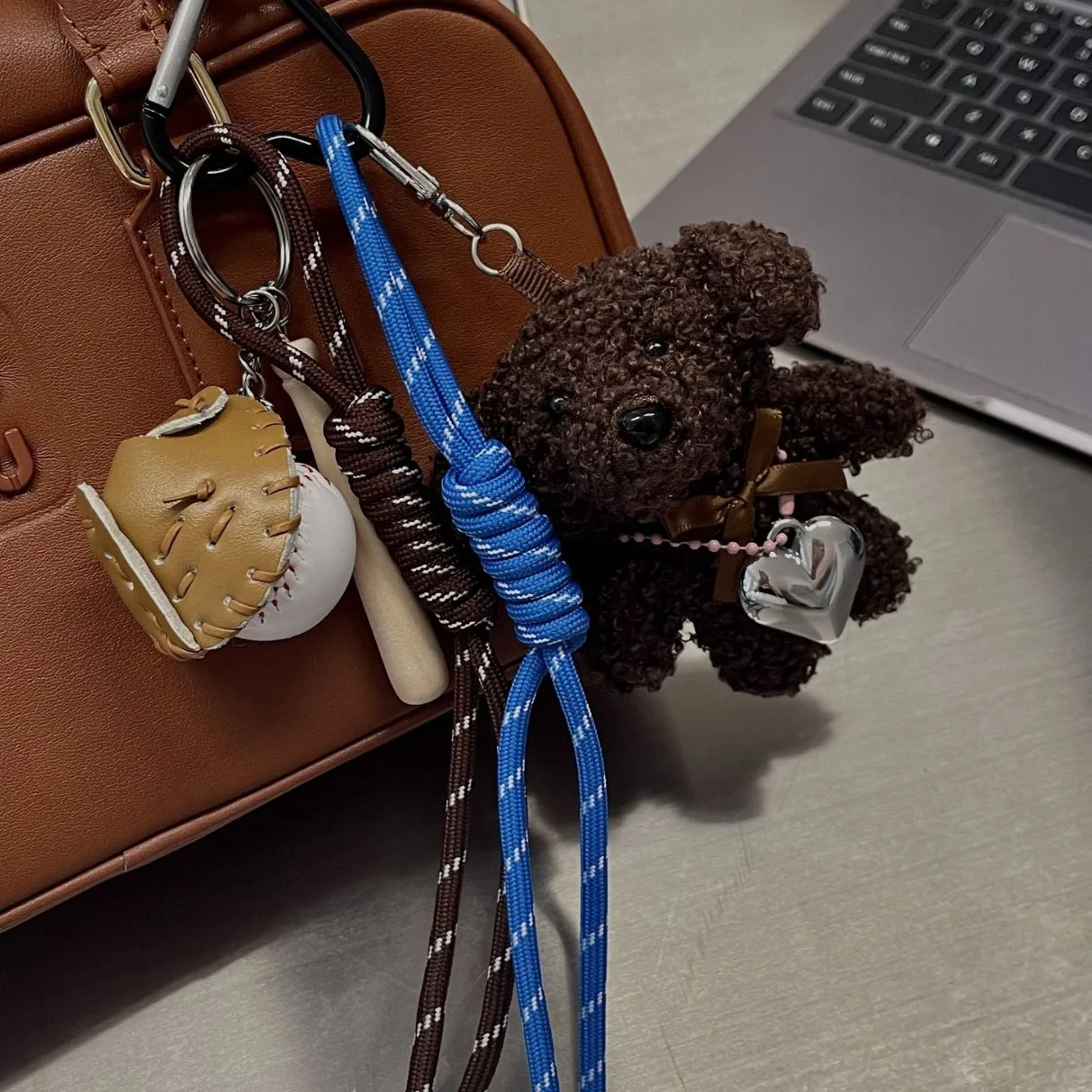 Original Designed Key Chain with baseball Plush dog Decor Sporty Style Bag Pendant Casual Cool Trendy Fashion Accessories