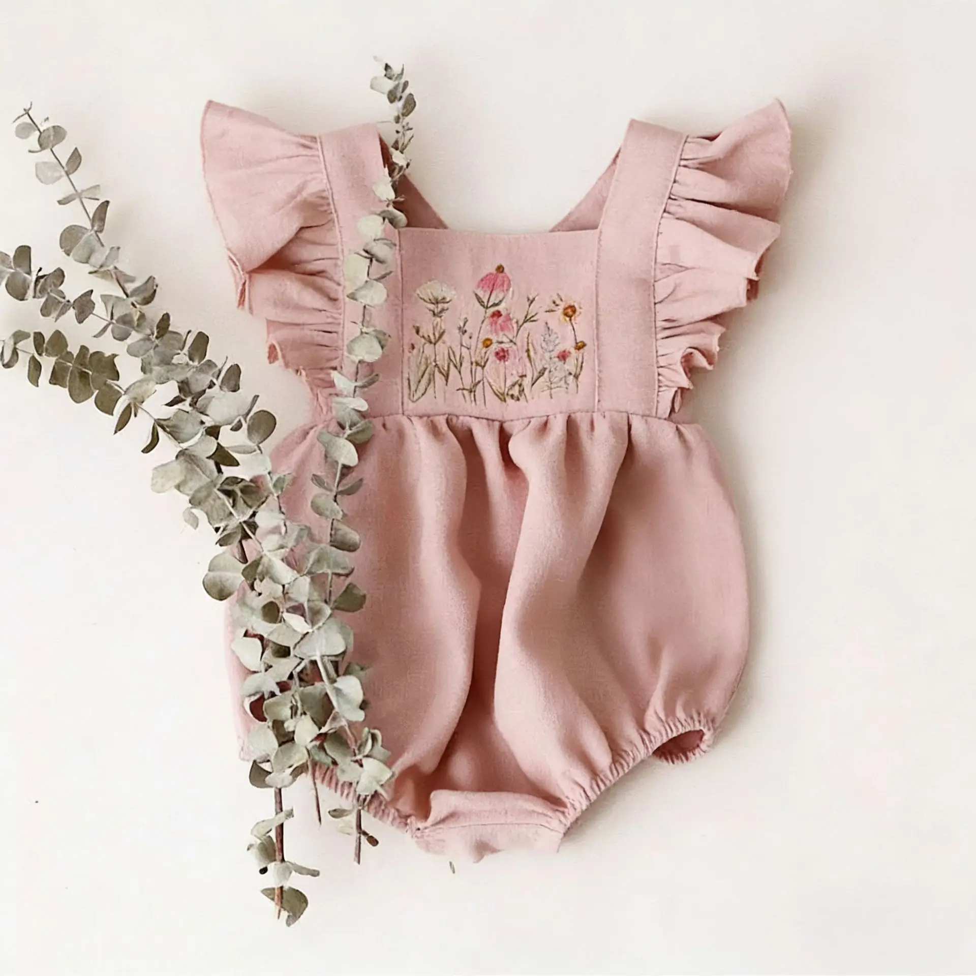Summer embroidered cotton and linen camisole for girls, baby bag, fart clothes, baby ruffle edge pleated jumpsuit
