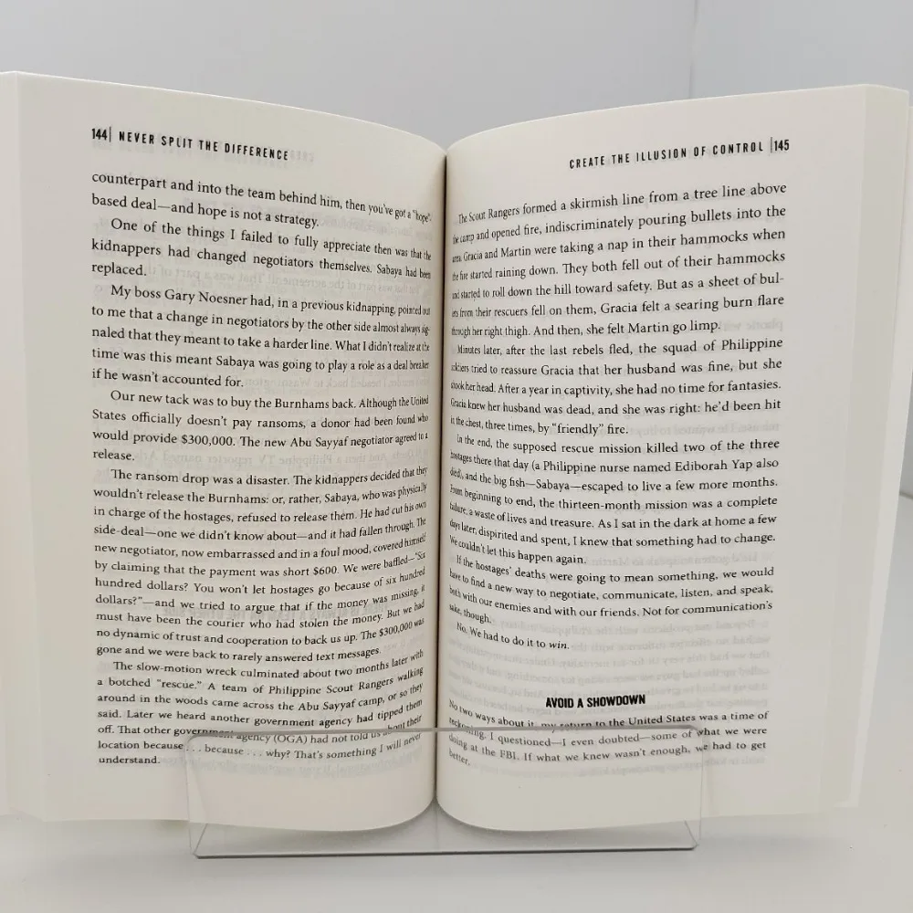 Never Split the Difference English Book Chris Voss FBI Negotiation Business Communication Persuasion Skill Reading