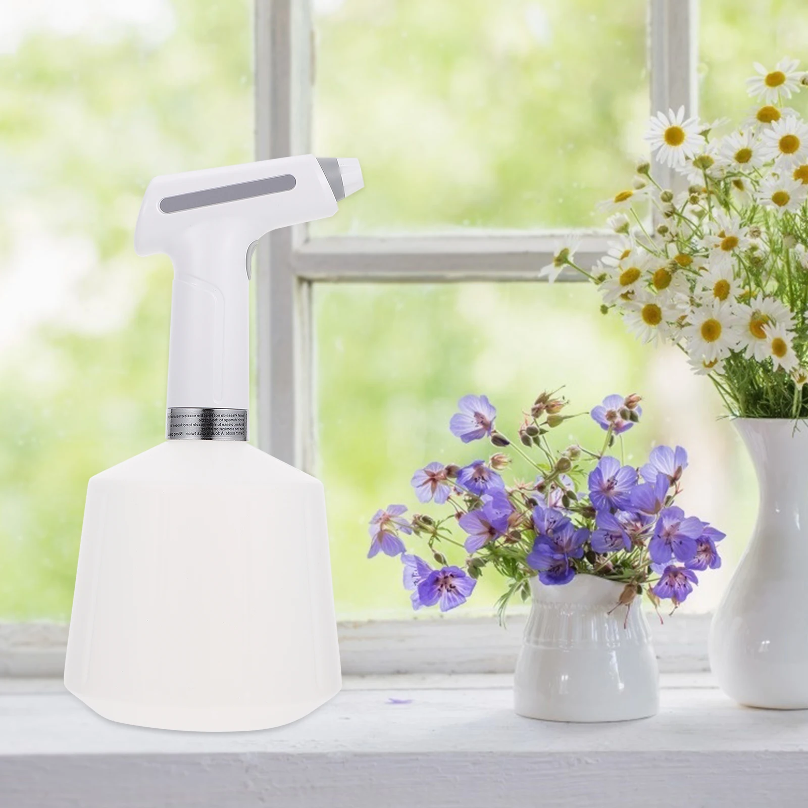 

1pc Electric Disinfectant Sprayer Large Capacity USB Charging Portable Plastic Spray Bottle Gardening Tool Watering Can Cleaner