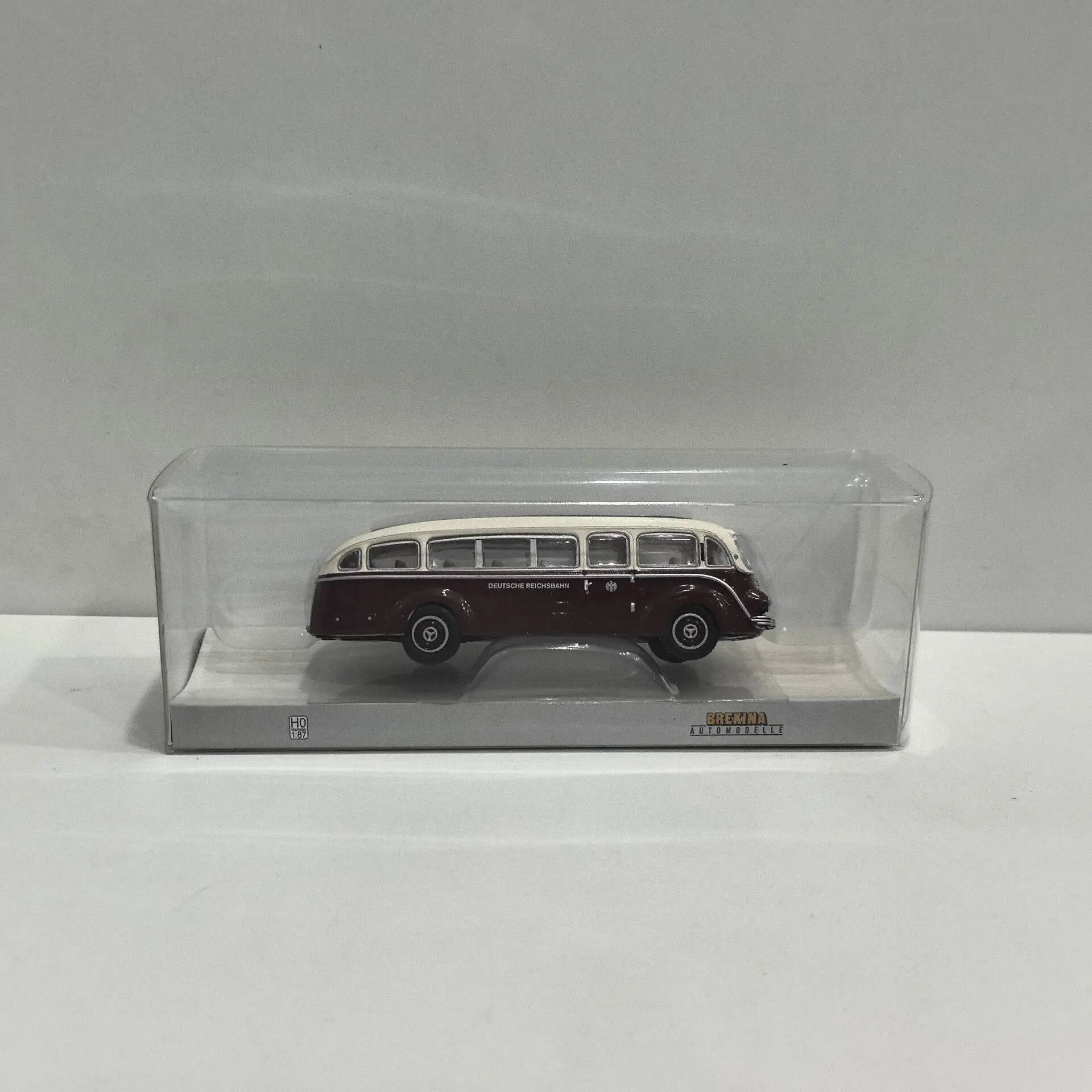 

BREKINA 1/87 Scale HO MB LO 3500 BUS 20 Plastic Car Model