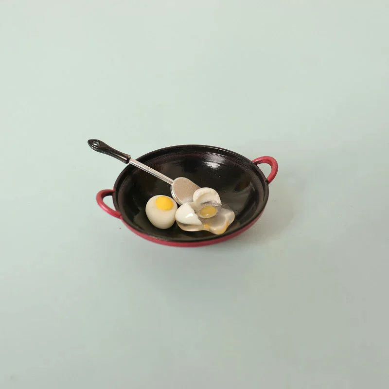 Zestaw symulacyjny do domku dla lalek 1:12: szpatułka, patelnia, akcesoria kuchenne do domku dla lalek, miniaturowe naczynia kuchenne, zabawki spożywcze do domku dla lalek.