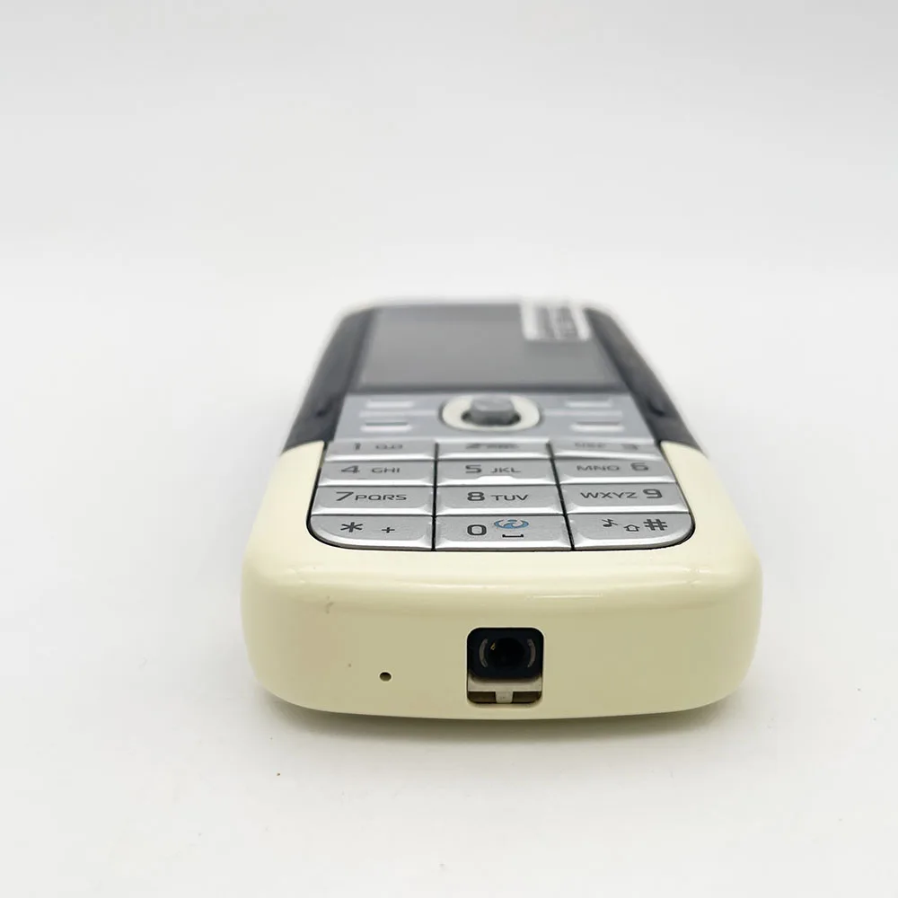 هاتف محمول أصلي غير مقفول 5700 بشريحة واحدة GSM 1800/1900 مزود بتقنية البلوتوث ولوحة مفاتيح ذات لغات أوروبية كبيرة مصنوعة في فنلندا