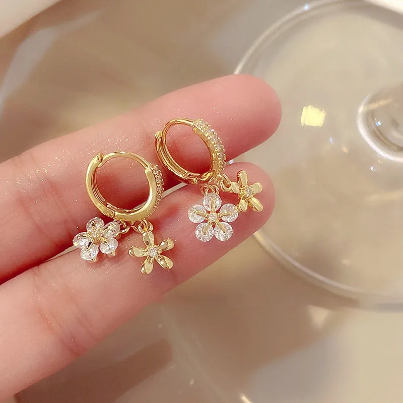 Micro Pave Zirconia Flower Hoop Earrings For Women Korean Style Delicate New Jewelry Wholesale