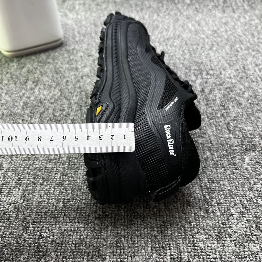 

2025 Best-Selling Lightweight Training Breathable High-Quality Professional Soccer Shoes Casual Sports Shoes Tennis Shoes